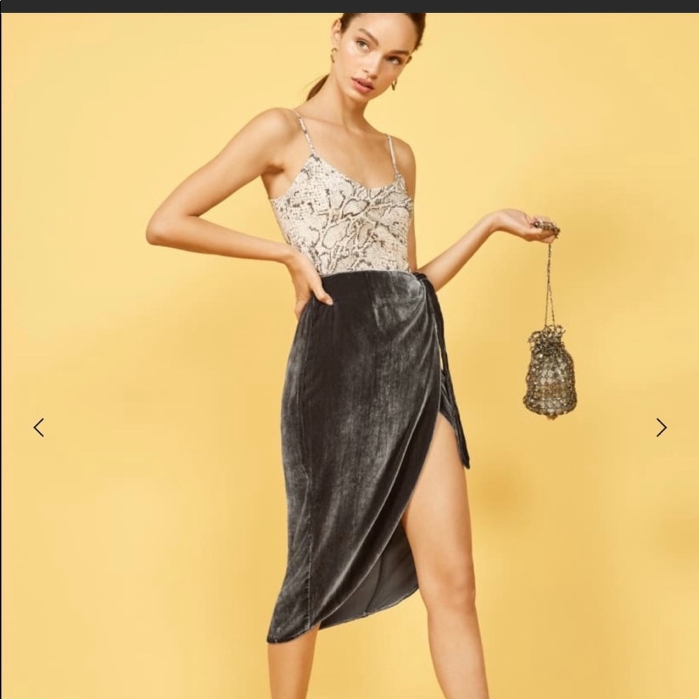 XS amerberleigh reformation velvet skirt in grey